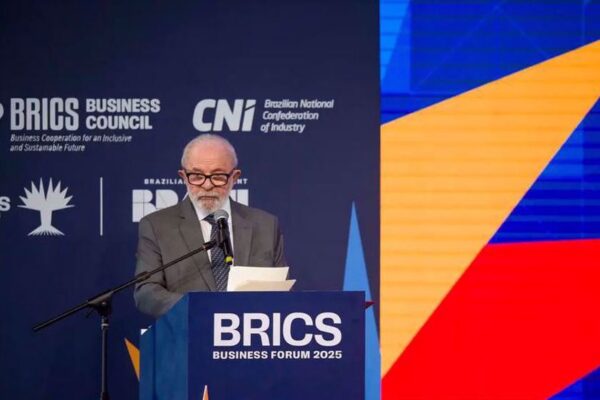 El presidente de Brasil critica al régimen israelí por el «genocidio» en Gaza