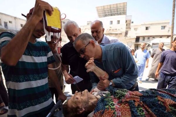 Israel ataca a una iglesia católica en la Franja de Gaza; dos muertos y varios heridos