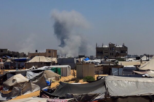 Israel bombardea Rafah, en Gaza, en la última violación del alto al fuego